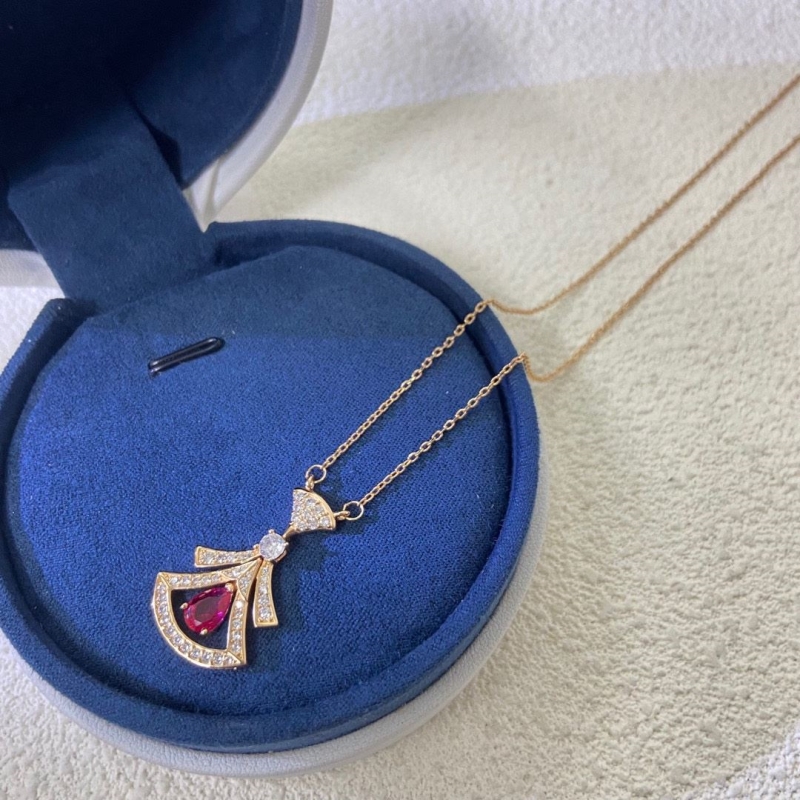 Bv1g*ai necklaces